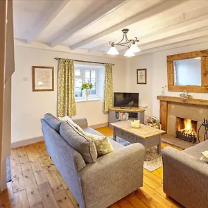  Holiday home Host & - Willow United Kingdom